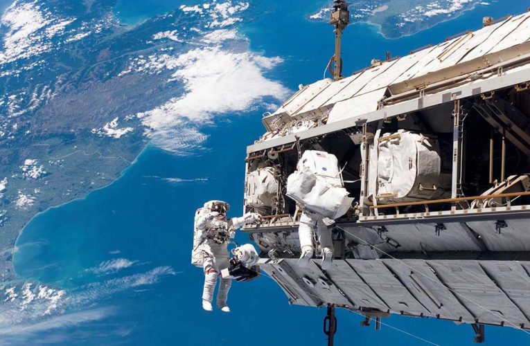 Astronautas estadounidenses y rusos regresan a la tierras tras permanecer más de 200 días en órbita