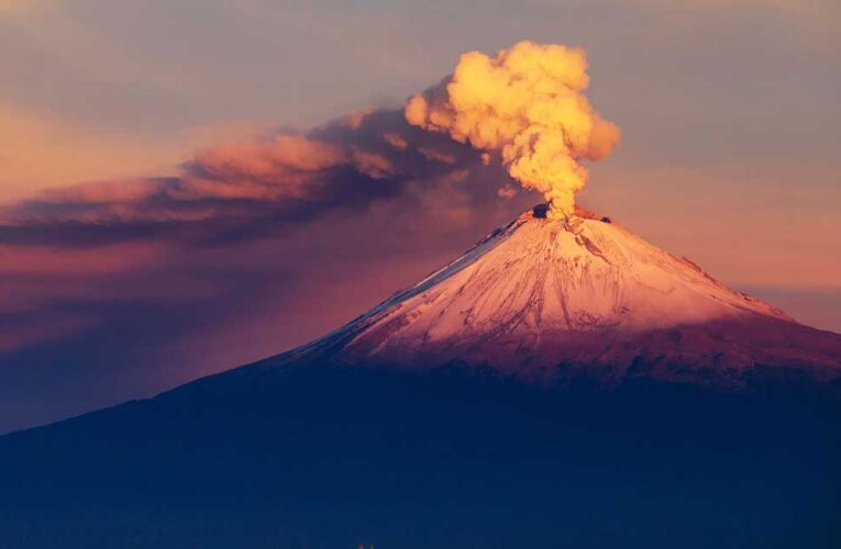 El volcán Popocatépetl presentó 366 exhalaciones el día de ayer