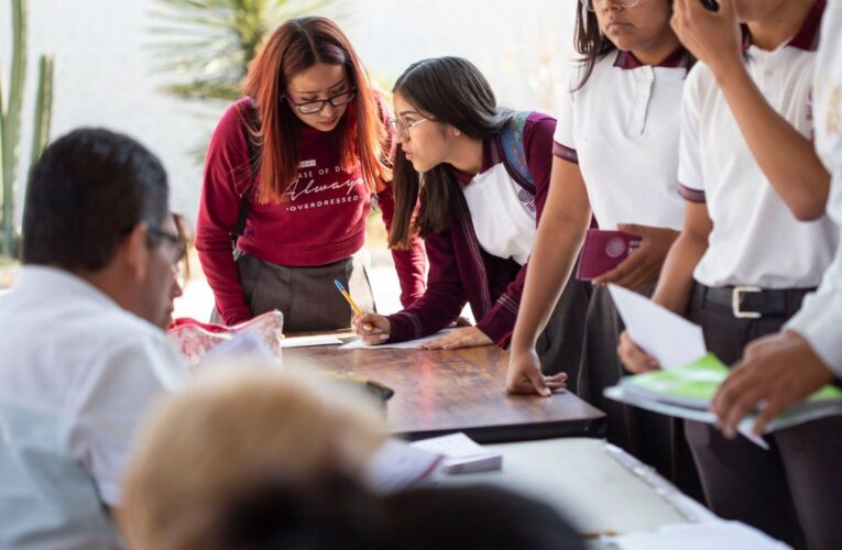 Entregarán mas de 64 mil becas a jóvenes de educación media superior