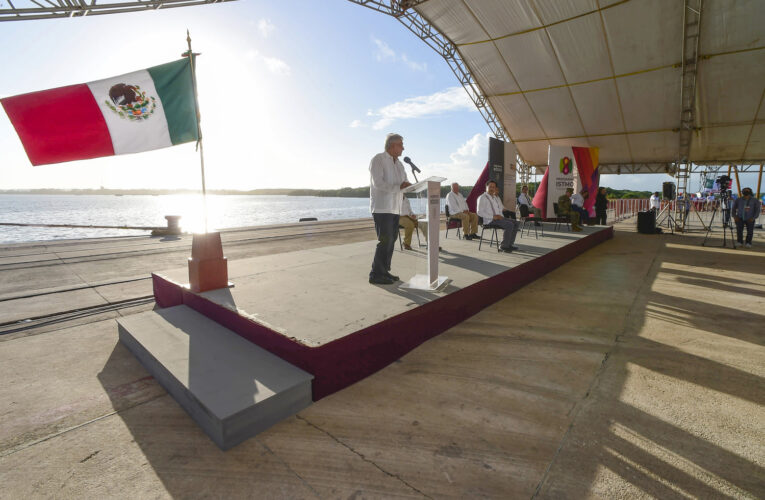 AMLO: «hay que amarrar el tren del Istmo, para que futuras administraciones lo echen atrás»