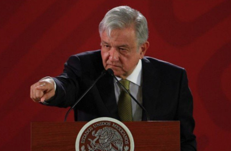 Columna: Catedráticos de la UNAM acusan a López Obrador de centralizar el poder