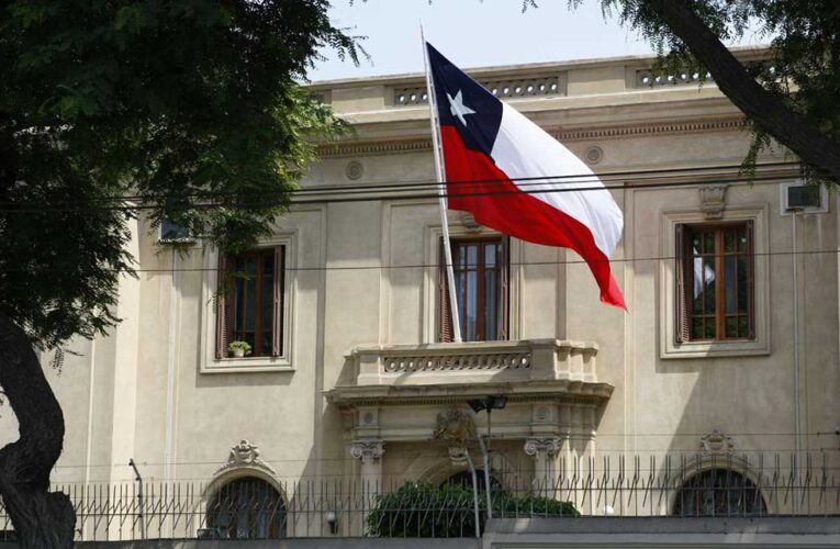 Chile cerrará cinco embajadas