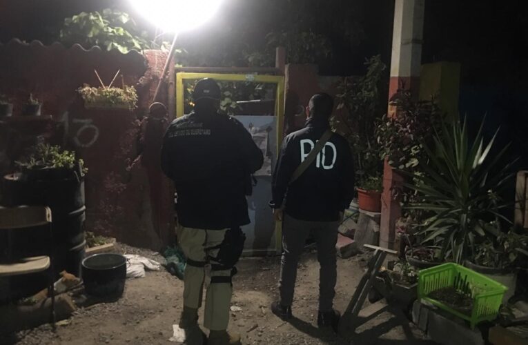 Detenidos por robo con violencia a bodega en Pedro Escobedo