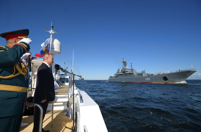 Vladimir Putin promete más barcos para el ejército