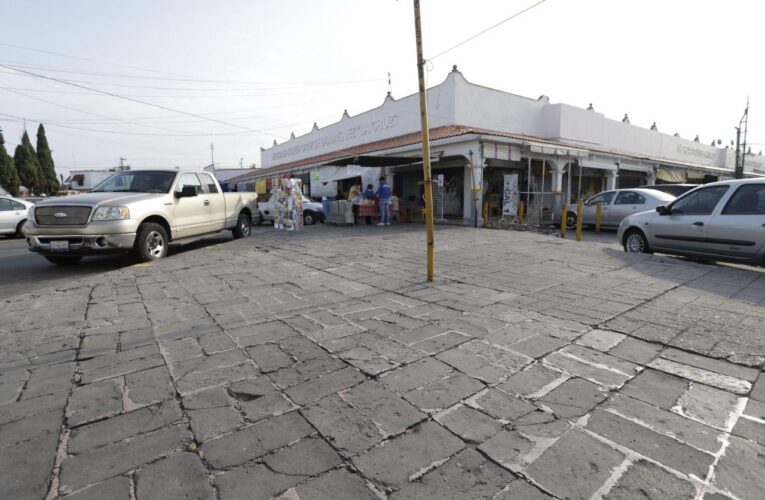 Con aval de locatarios y comerciantes, inicia Municipio de Querétaro remodelación del Mercado de la Cruz