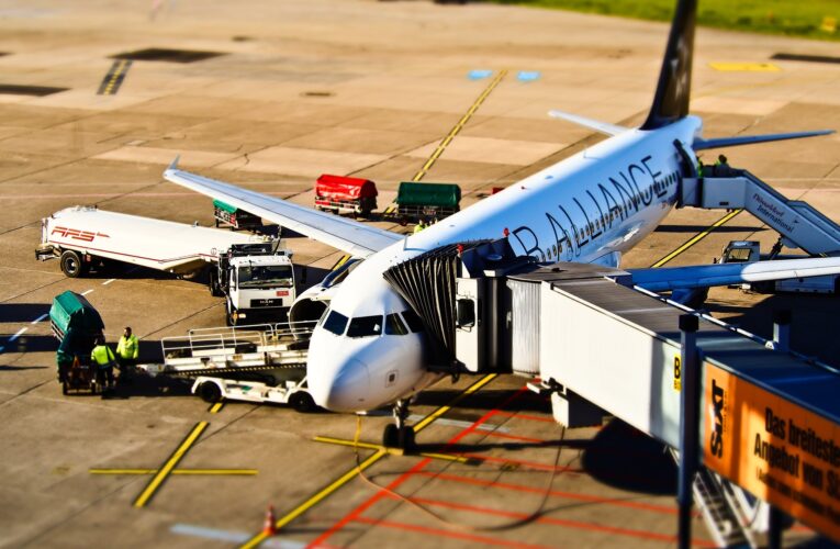 Aerolíneas piden reanudar vuelos entre EUA y Europa