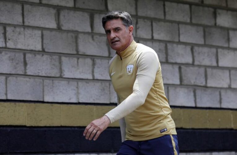 Pumas se queda sin entrenador a tres días de su inicio de torneo