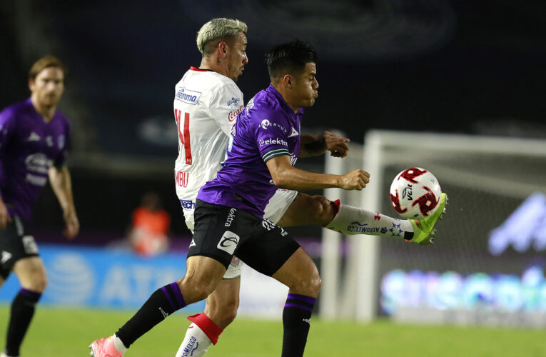 Toluca no pudo a pesar de la superioridad numérica y cayó 2-1 en Mazatlán