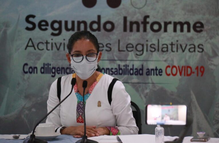 La presidenta de la mesa directiva de la Legislatura, Connie Herrera, presentó informe en Jalpan