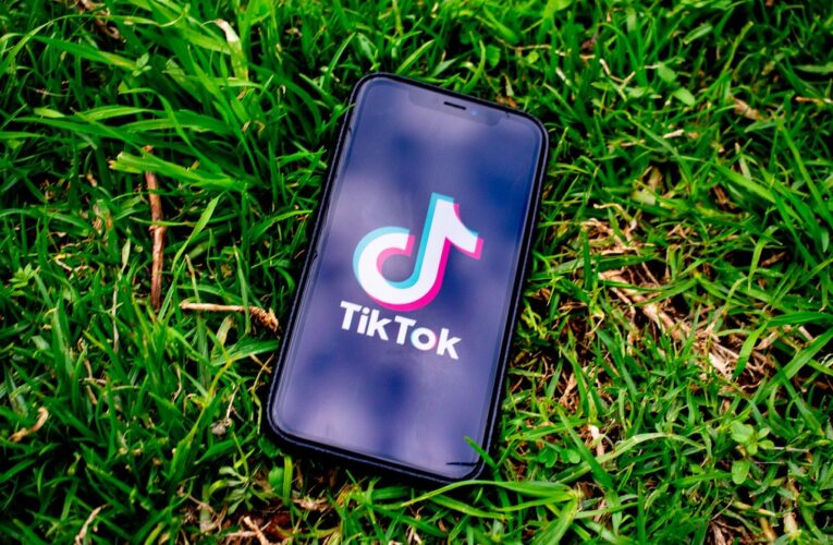 Walmart se asociaría con Microsoft para comprar TikTok