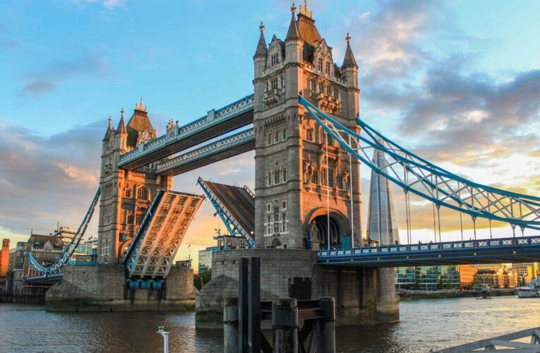 El puente de la Torre de Londres se atasca por más de una hora