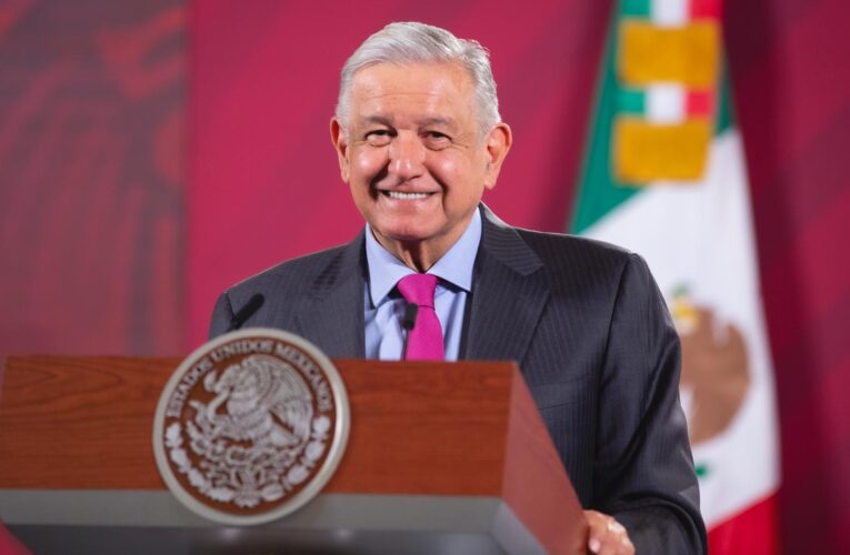 AMLO pide lealtad a ciegas a la 4T