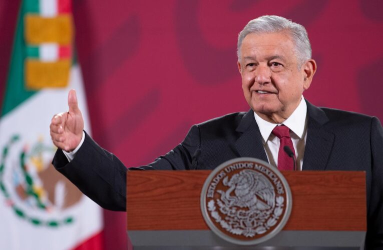 AMLO asegura que no hay protegidos en la investigación del caso de Ayotzinapa