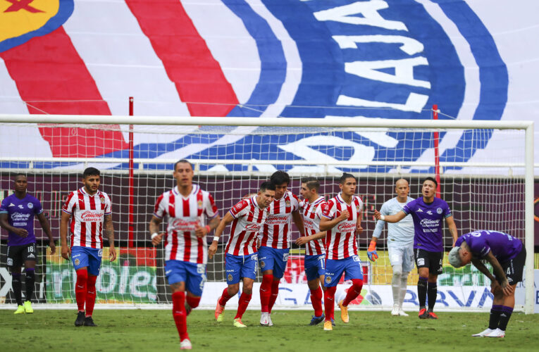 Chivas le dio la vuelta y ganó 2-1 en Guadalajara al Mazatlán FC