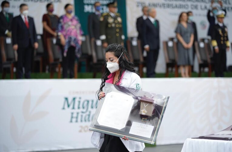 22 trabajadores de la salud del IMSS recibieron Condecoración Miguel Hidalgo