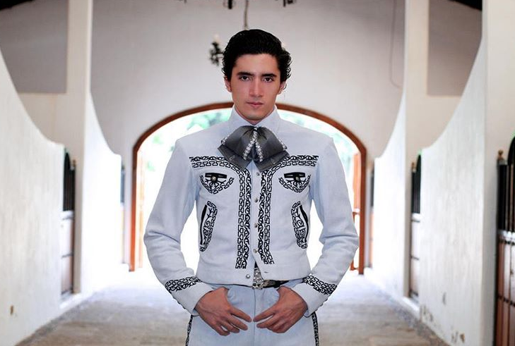 Alex Fernández lanza nuevo sencillo muy mariachi ‘Lo que tú necesitas’