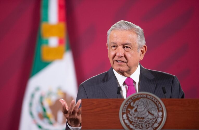 AMLO propone luto nacional para homenajear a los fallecidos por COVID-19