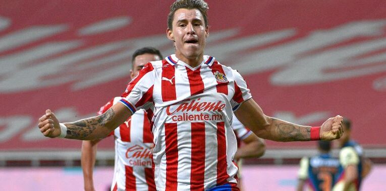 Chivas se llevó el partido de ida en Guadalajara de los 4tos de final contra América por la mínima