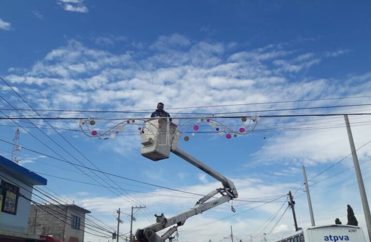 San Juan Del Río ya cuenta con adornos navideños en sus calles