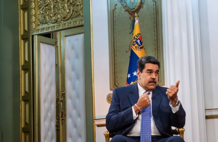 Maduro ofrece a Biden “hacer las paces”