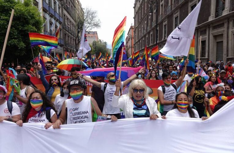 30 mil personas marcharon por el Orgullo LGBTTTIQ+