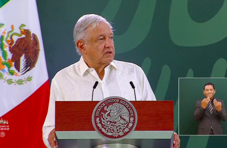 AMLO niega que exista persecución política contra Guajardo.