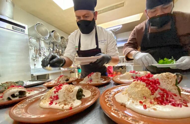 200 años de los tradicionales chiles en nogada, se prepara fiesta para celebrarlo.