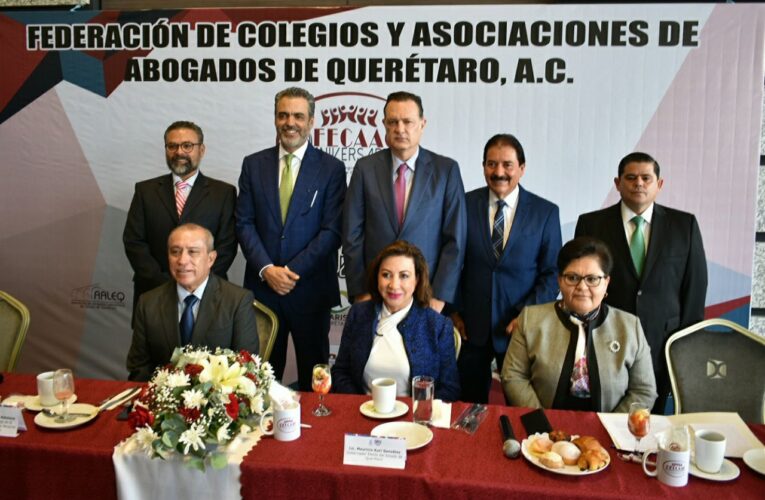 Mauricio Kuri reconoce labor de juristas queretanos