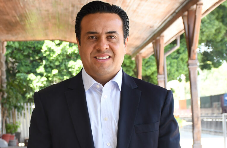 Retoma sus funciones como alcalde Luis Bernardo Nava