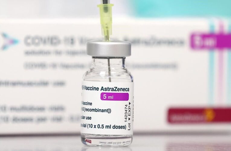 Imagen que asegura que  la vacuna AstraZeneca existiera desde 2018, es desmentida.