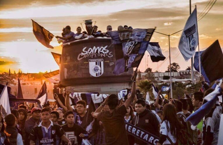 71 años de Gallos Blancos