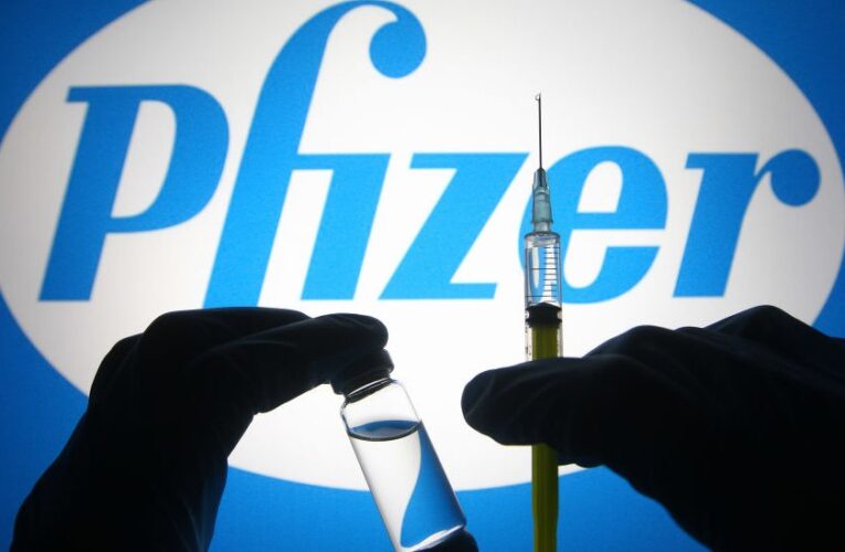 Vacuna de Pfizer es aprobada totalmente y ahora podrá venderse directamente.