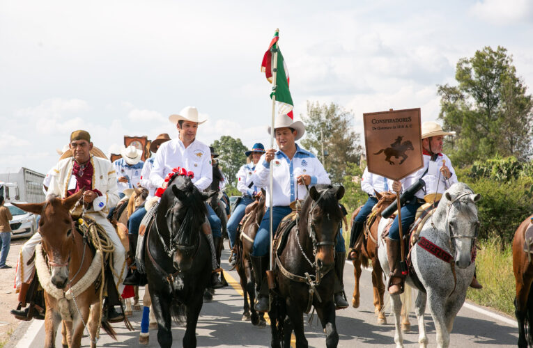 Gobernadores de Querétaro y Guanajuato encabezaron Cabalgata de la Ruta por la Independencia