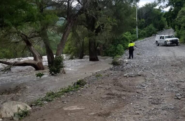 Comunidad de Cadereyta nuevamente incomunicada por lluvias