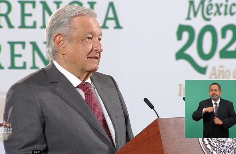 AMLO busca reformar artículo 33 de la Constitución.