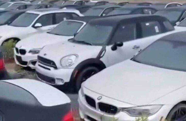 Más de 3,000 automóviles MINI y BMW se encuentran abandonados.