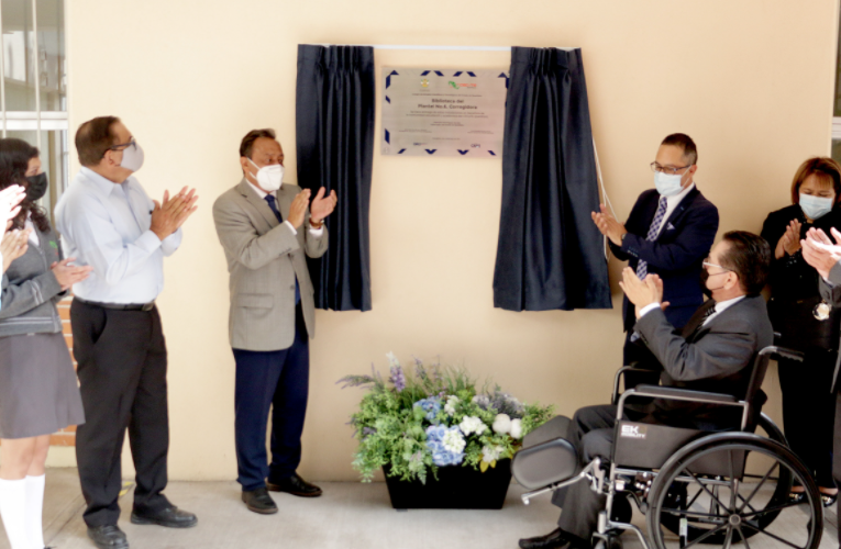 Se entrega biblioteca y aula didáctica a CECyTEQ 6 en Corregidora.