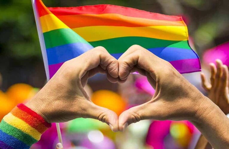 Activistas piden al gobernador que sea publicada reforma sobre matrimonio igualitario.