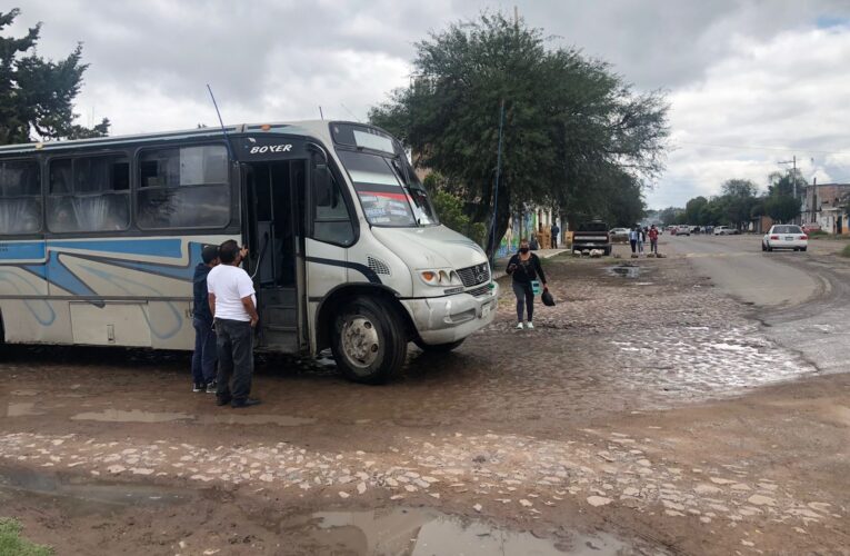 Servicio de transporte público suburbano se continúa brindando en El Marqués