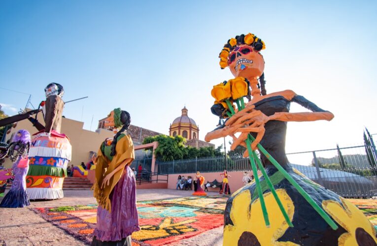 Inauguran en El Marqués ofrenda monumental por Festival del Día de Muertos
