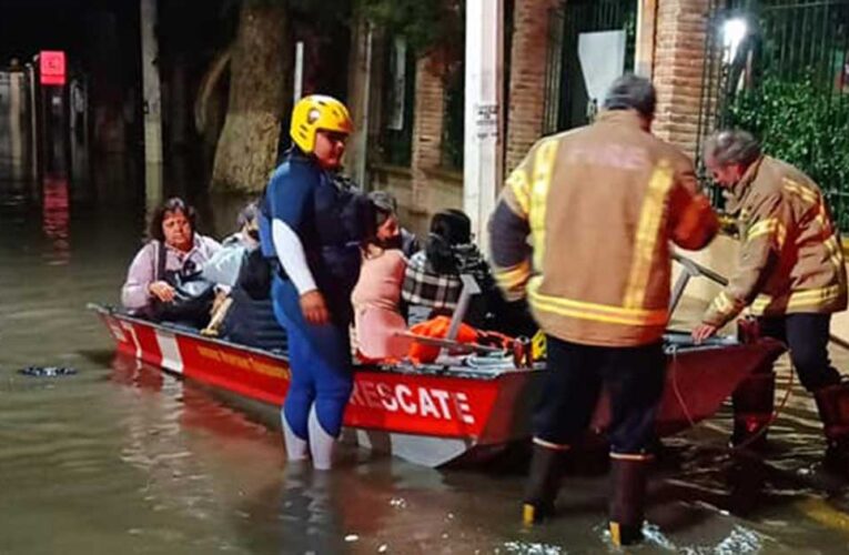 Principal afectación por inundaciones en Tequisquiapan ha sido para sector comercial y turístico.