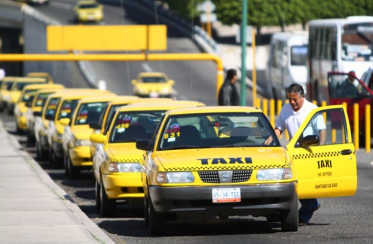 Darán seguro de vida a taxistas y locatarios de mercados privados