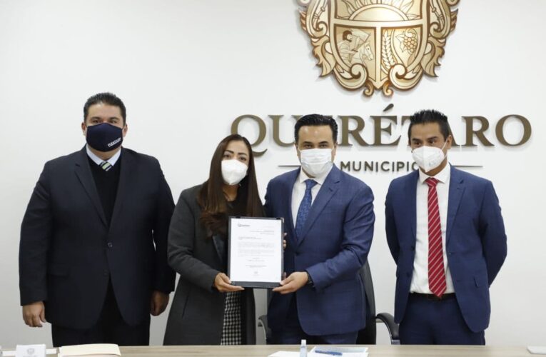 Presentan funcionarios públicos del Municipio de Querétaro su declaración “5 de 5”