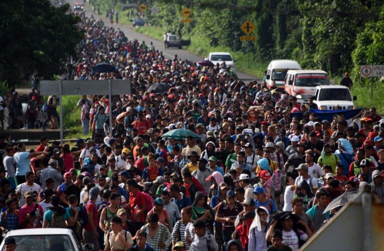 Secretaria de Gobierno afirma que caravana migrante ya pasó por Querétaro.