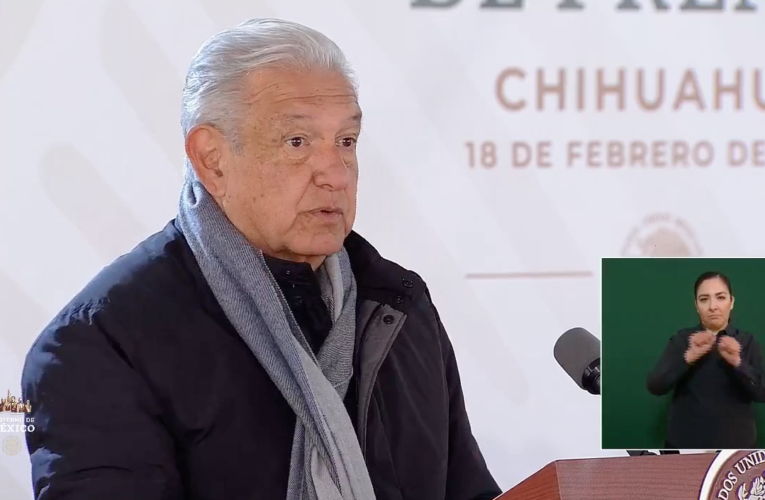 AMLO insiste en querer dar a conocer salario de Carlos Loret de Mola.