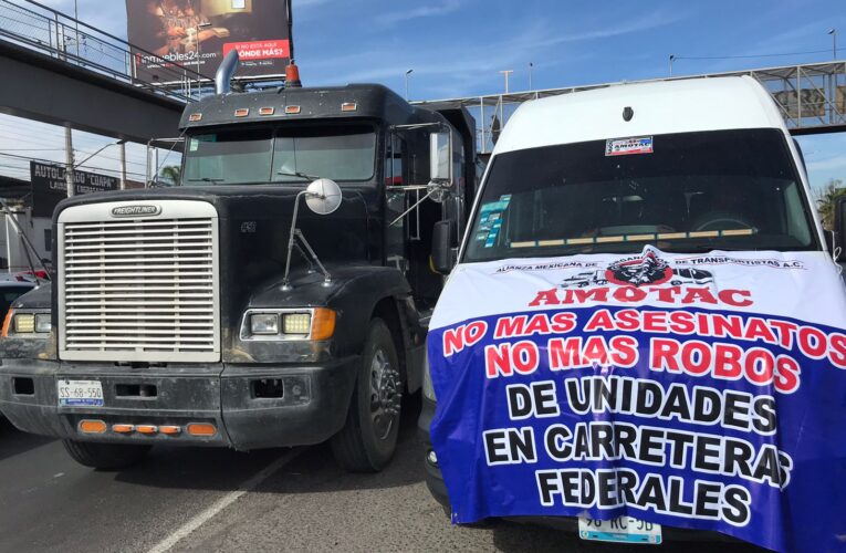 Querétaro se une al paro nacional de Transportistas