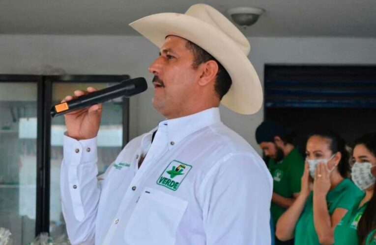 AMLO lamenta asesinato del alcalde de Aguililla, Michoacán.