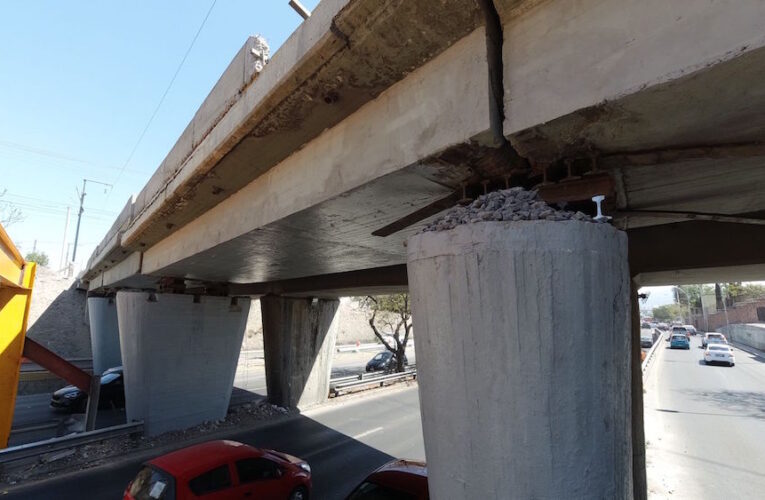 Puente ferroviario en Bulevar Bernardo Quintana no está en riesgo de colapsar: CMIC