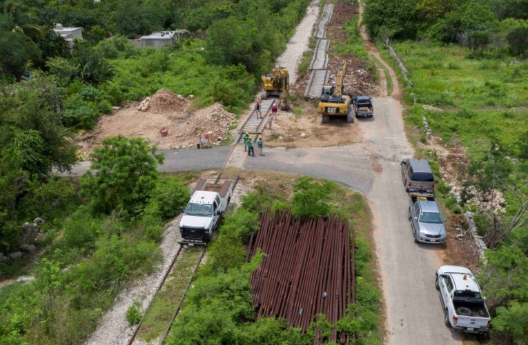 AMLO tacha de «conservadores y fifís» a celebridades que se sumaron  a campaña contra Tren Maya