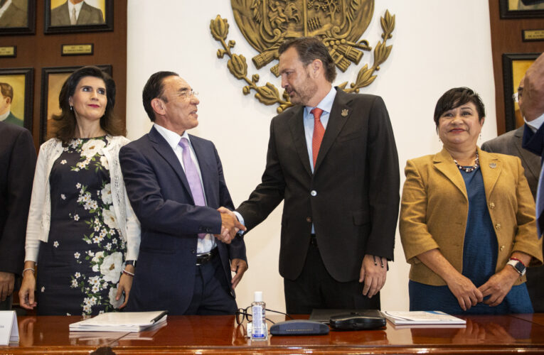 Querétaro garantiza 95% del abasto de medicamento: Kuri González